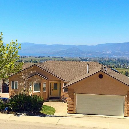 Acker Vacation Rentals Kelowna Exterior foto