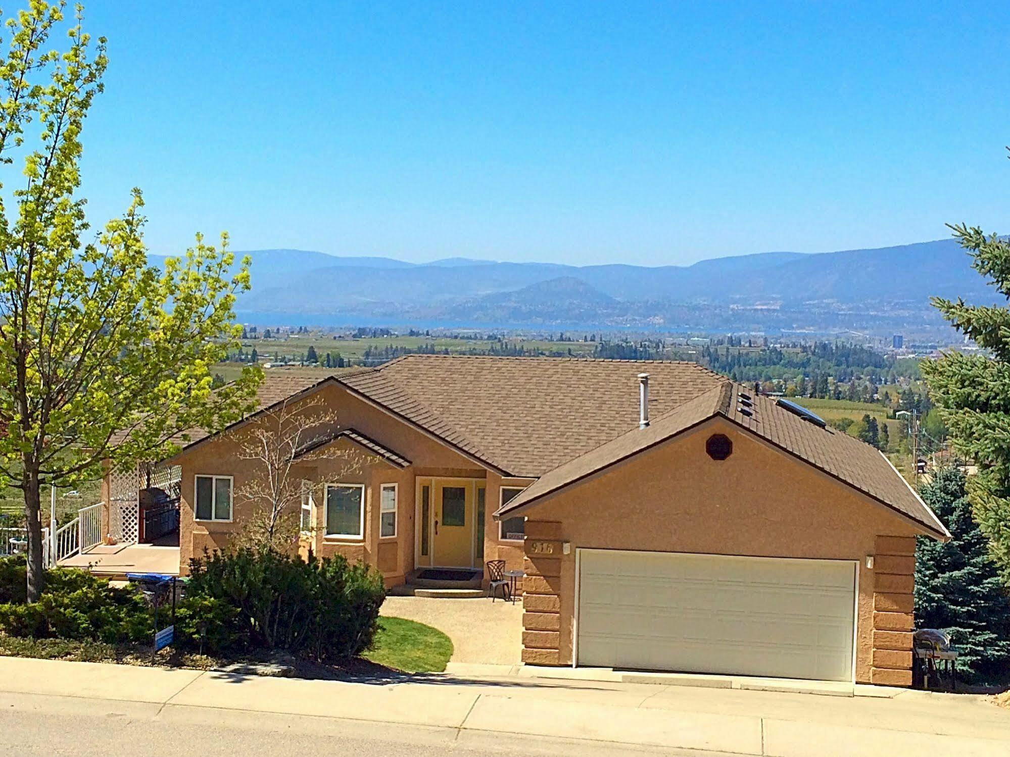 Acker Vacation Rentals Kelowna Exterior foto