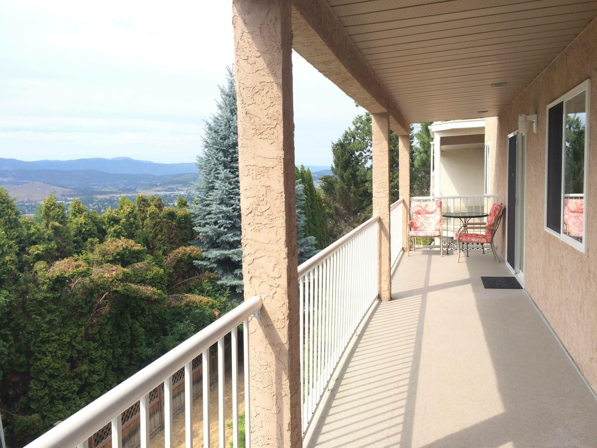 Acker Vacation Rentals Kelowna Exterior foto