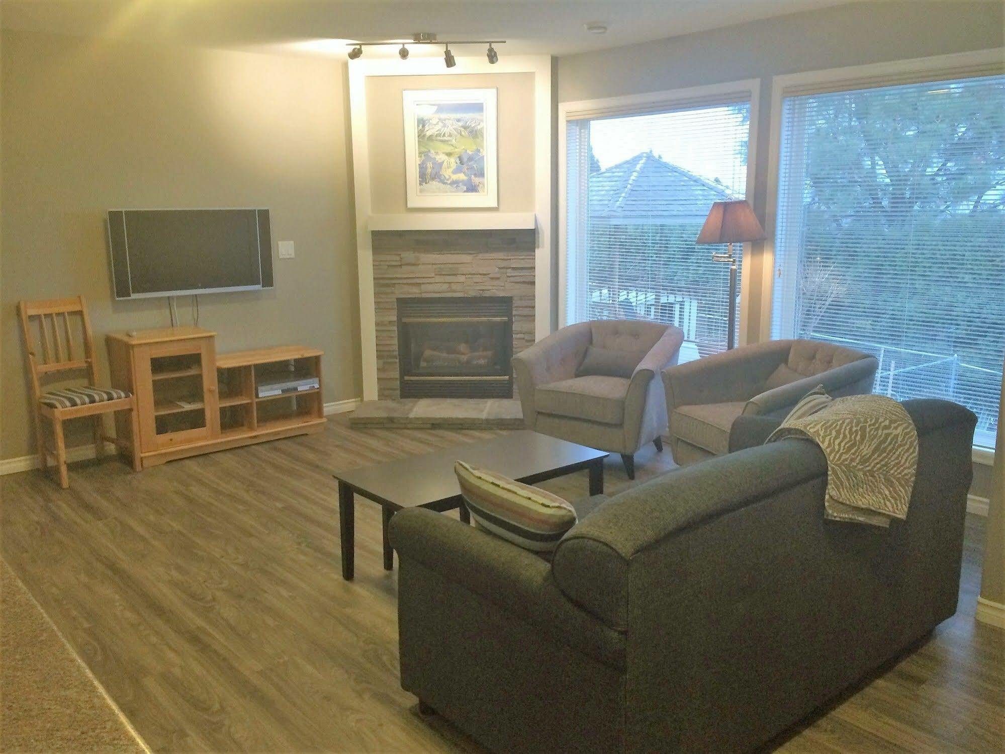 Acker Vacation Rentals Kelowna Exterior foto